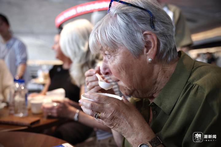 直播回看丨一场迟到82年的告别 “里斯本丸”沉船事件英军后代在沉船遗址海域缅怀先辈