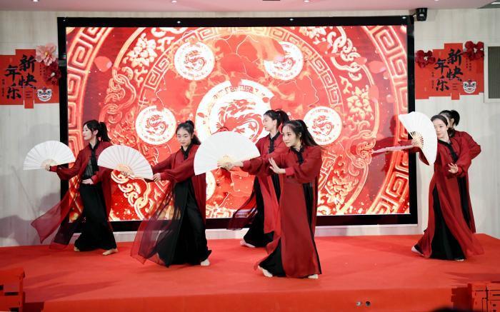 全法学联2025年新春联欢晚会在巴黎举行