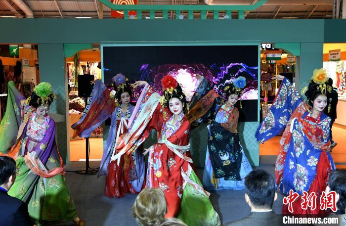 “遇鉴中国”2025中华文化主题展亮相巴黎