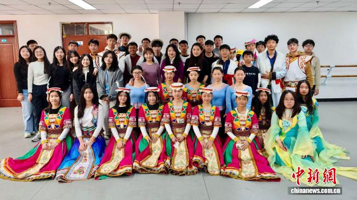 东盟华裔少年“寻根”甘肃：足迹所至 情牵山海