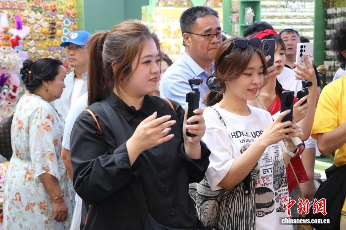 台湾自媒体人：新疆文旅总能推陈出新