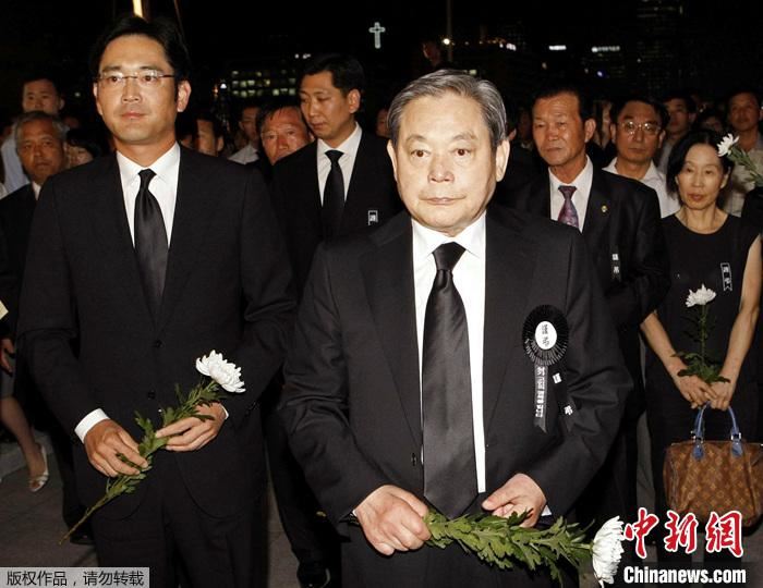 已故三星会长李健熙出殡仪式举行 是否留遗嘱引关注