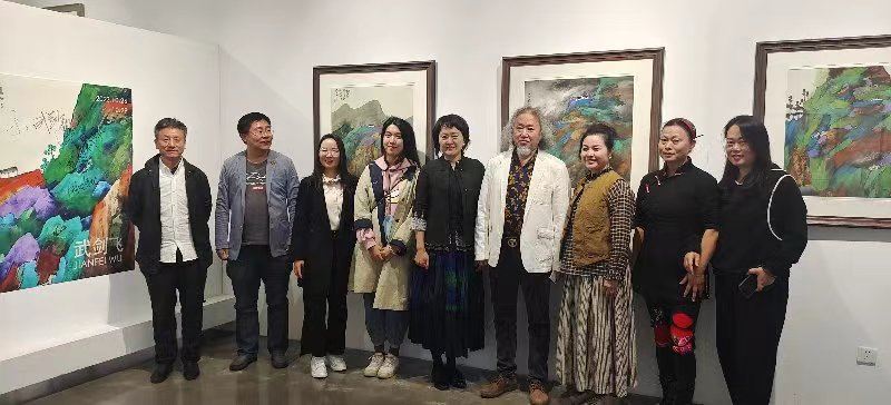 远山的呼唤 武剑飞现代重彩作品展开幕